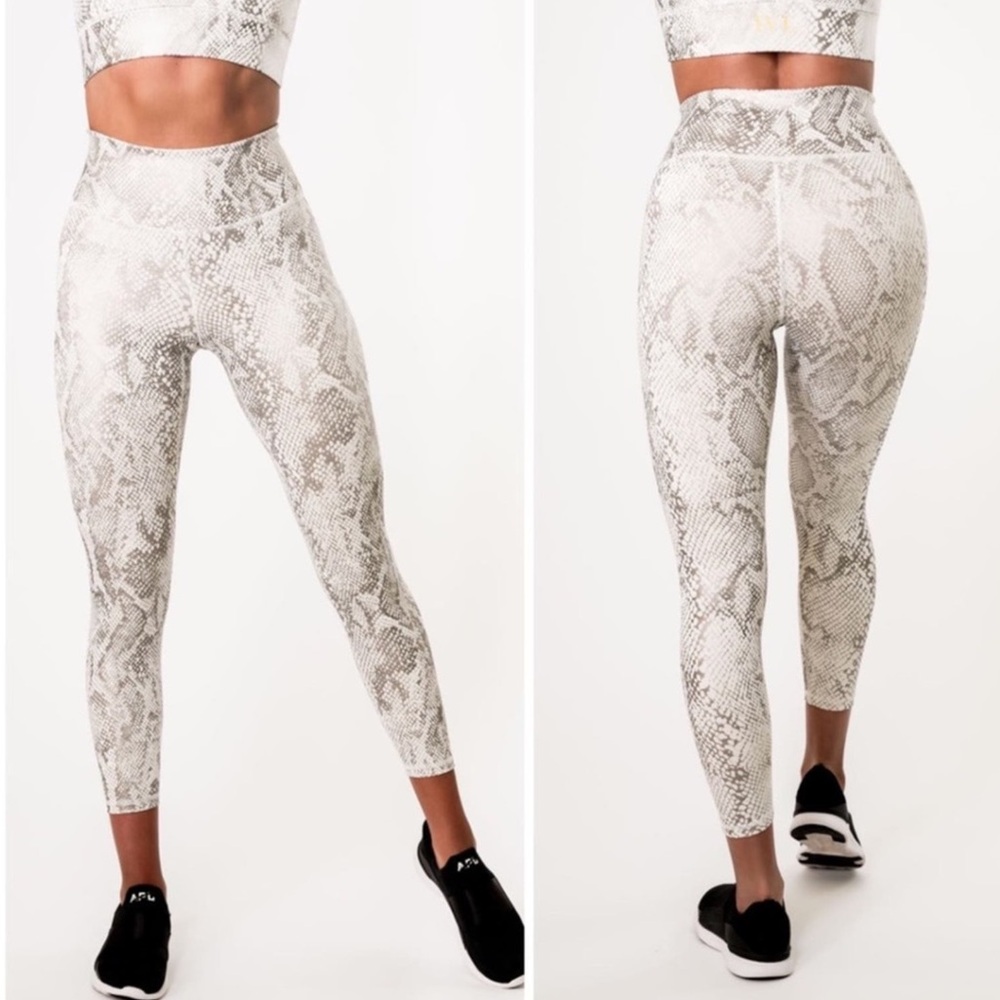 NEW IVL Collective Winter white gold foil snake print active leggings size 8